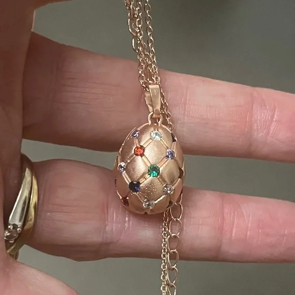 Elegant Rose Gold Egg Pendant Necklace with Multicolor Gems - Picture 7 of 10